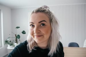 Noora Heikkilä artikkelikasvona.