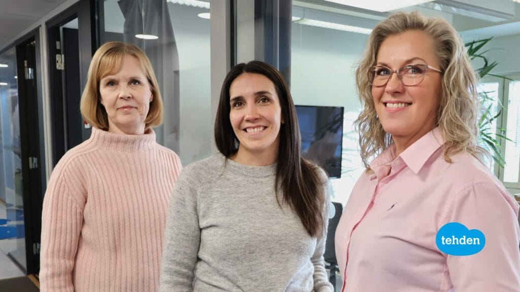 Tehdenin käyttöönottotiimi auttaa toiminnanohjausjärjestelmän käyttöönotossa.