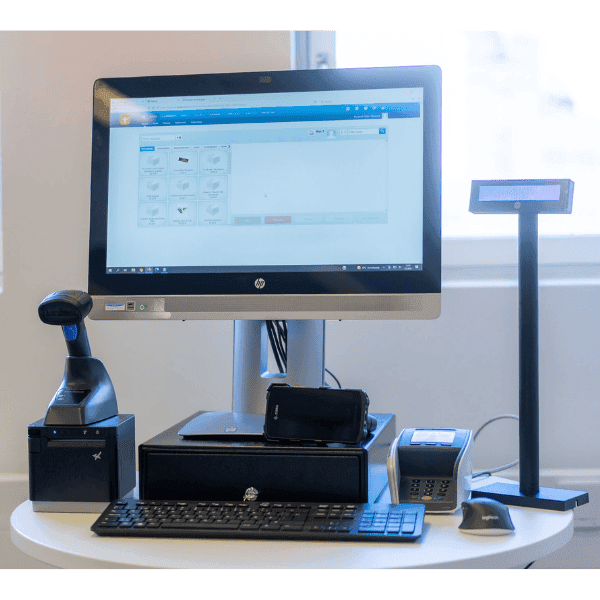 Kassajärjestelmä, maksupääte ja kassalipas.