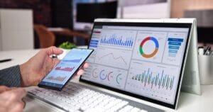 KPI-mittarit ja Tehdenin raportit auttavat kaupan alan yritystä menestymään ja löytämään säästöpotentiaalia.